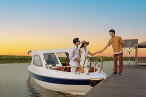 An Lam Retreats Saigon River