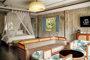 An Lam Retreats Saigon River