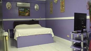 Kokomos Hotel & Restaurant