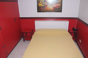 Kokomos Hotel & Restaurant