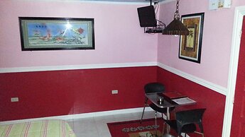 Kokomos Hotel & Restaurant