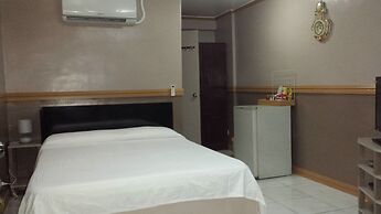 Kokomos Hotel & Restaurant