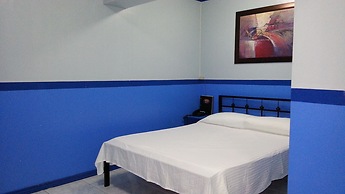 Kokomos Hotel & Restaurant