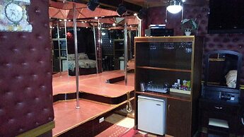 Kokomos Hotel & Restaurant