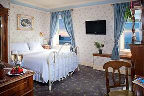 Dorymans Oceanfront Inn