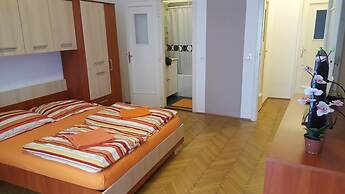 Boomerang Hostel