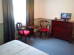 Hotel Panzió 100