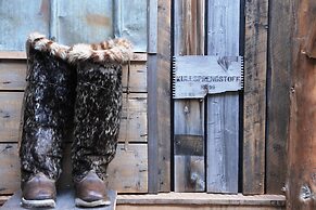 Basecamp Spitsbergen Hotel