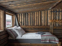 Basecamp Spitsbergen Hotel