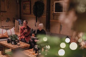 Basecamp Spitsbergen Hotel