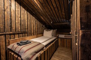 Basecamp Spitsbergen Hotel