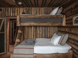 Basecamp Spitsbergen Hotel