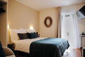 Vista Lakefront Boutique Hotel