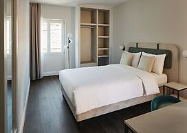 Vista Lakefront Boutique Hotel