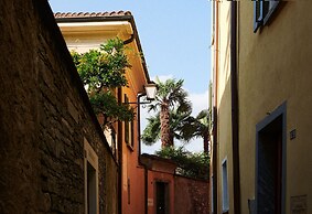 Vista Lakefront Boutique Hotel