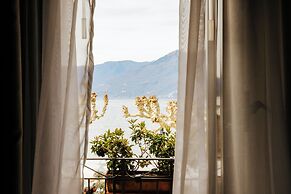 Vista Lakefront Boutique Hotel