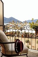 Vista Lakefront Boutique Hotel