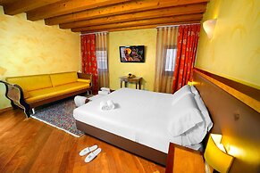 City Centre Rooms and Apartments