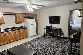 Days Inn by Wyndham Grove