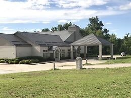 Days Inn by Wyndham Grove