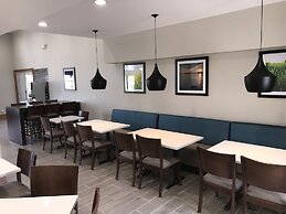 Days Inn by Wyndham Grove