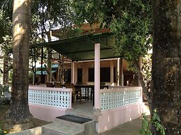 Sauraha Resort