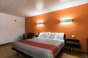 Motel 6 Uvalde, TX