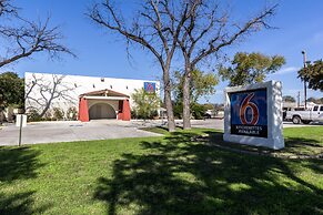 Motel 6 Uvalde, TX