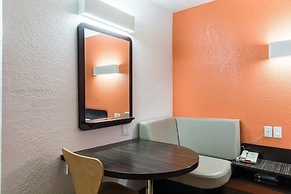 Motel 6 Uvalde, TX