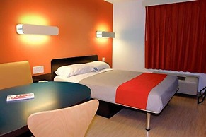 Motel 6 Uvalde, TX