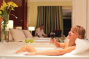 Xperience Sea Breeze Resort