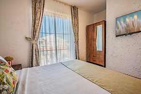 Bizim Ev Hotel