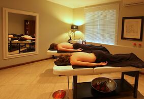 Amakhosi Safari Lodge and SPA