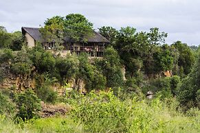 Amakhosi Safari Lodge and SPA