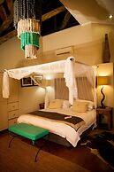 Amakhosi Safari Lodge and SPA