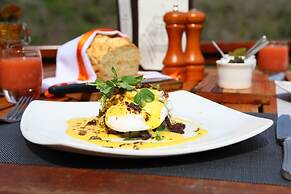 Amakhosi Safari Lodge and SPA