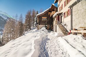 CHALET DEI FIORI - ROOM & APARTMENT