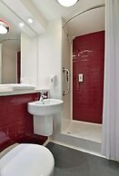 Travelodge Manchester Upper Brook Street