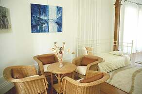 Roses Village B&B