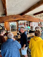 Ty Dderw Country Inn