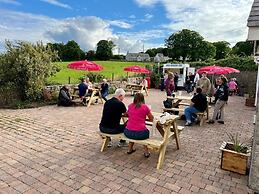 Ty Dderw Country Inn