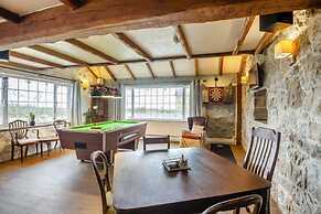 Ty Dderw Country Inn