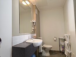 Landmark Manor Motel