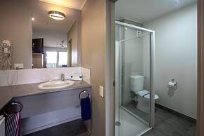 Landmark Manor Motel