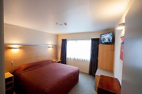 Landmark Manor Motel