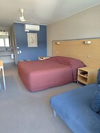 Landmark Manor Motel