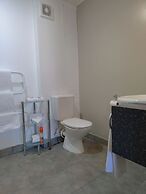 Landmark Manor Motel