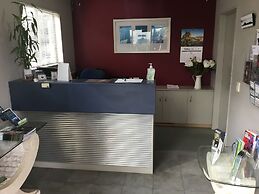 Landmark Manor Motel