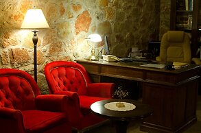 Klymeni Traditional Homes