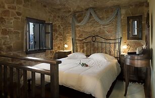 Klymeni Traditional Homes